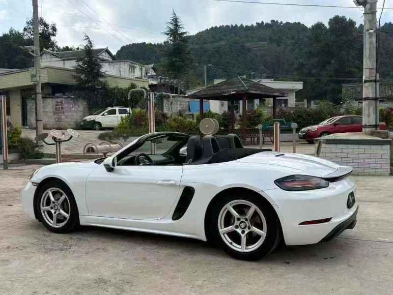 毕节17年保时捷7187