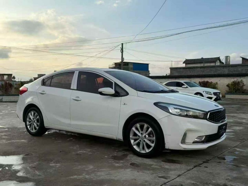 毕节19年起亚K33