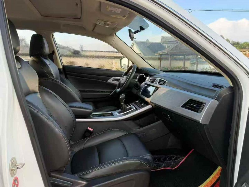 毕节20年吉利博越5