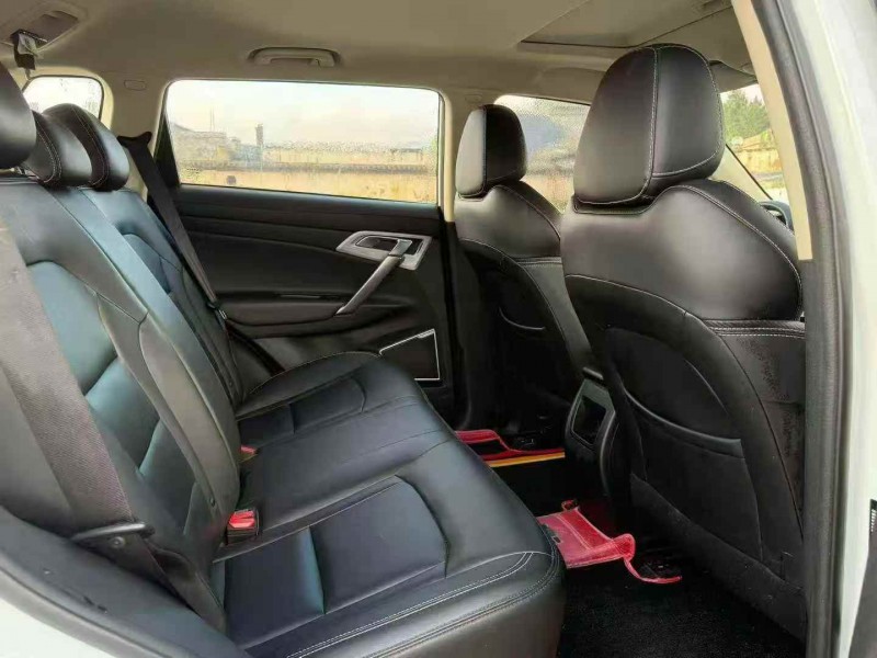 毕节20年吉利博越9