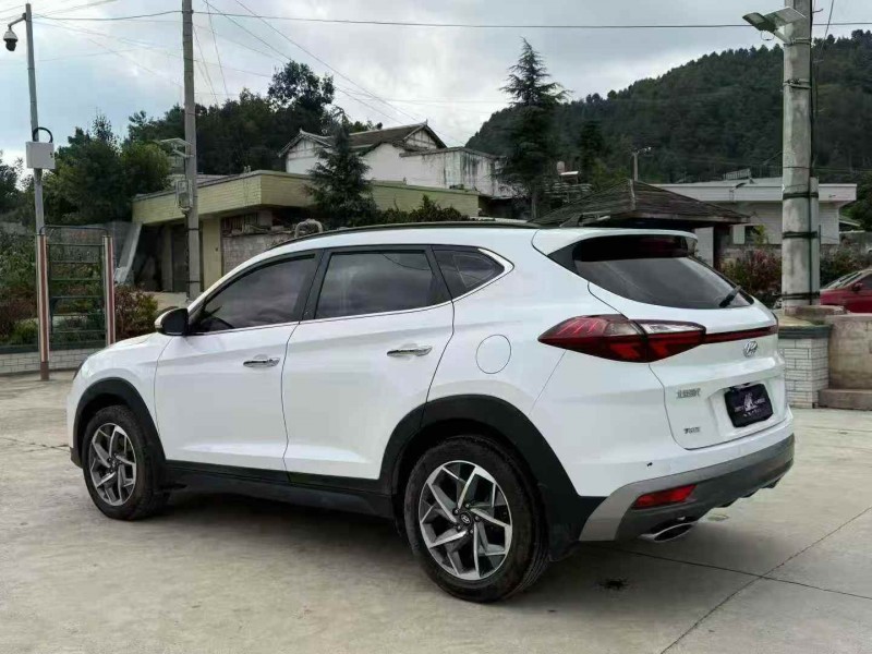 毕节20年现代途胜8