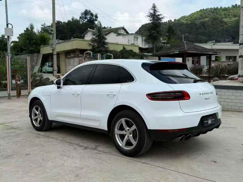 毕节17年保时捷Macan2