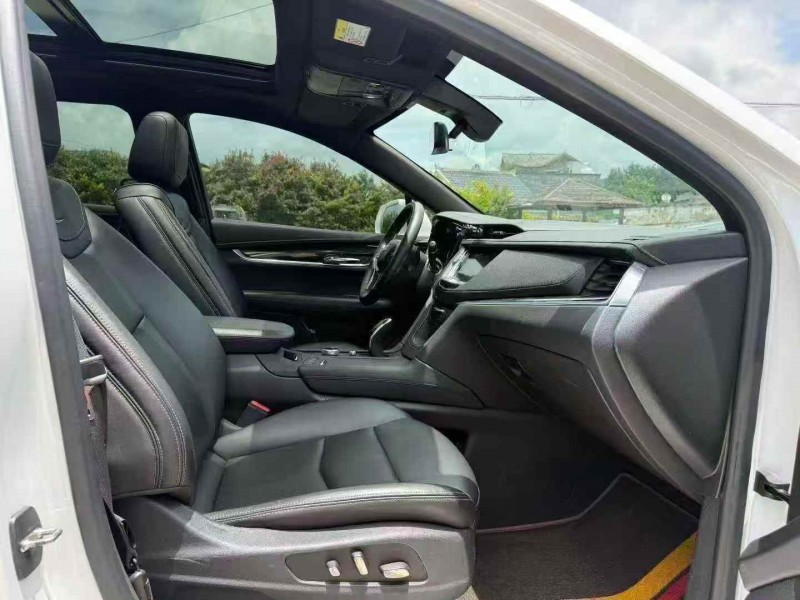 毕节20年凯迪拉克XT54