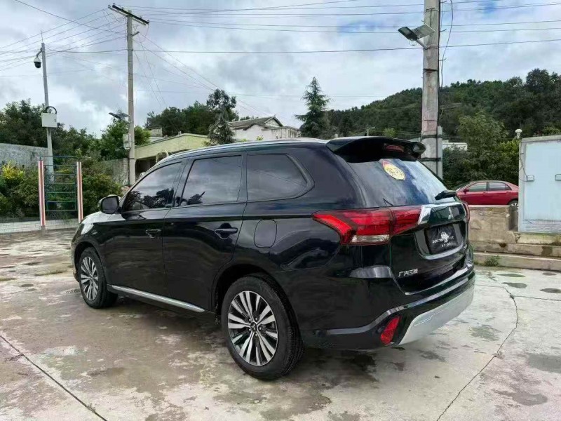 毕节22年三菱欧蓝德9