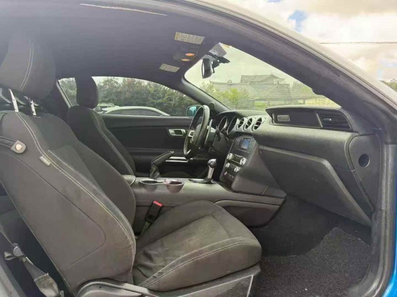 毕节20年福特野马5