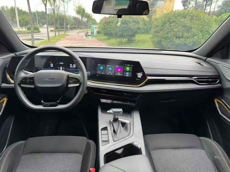 青岛23年长安汽车欧尚4