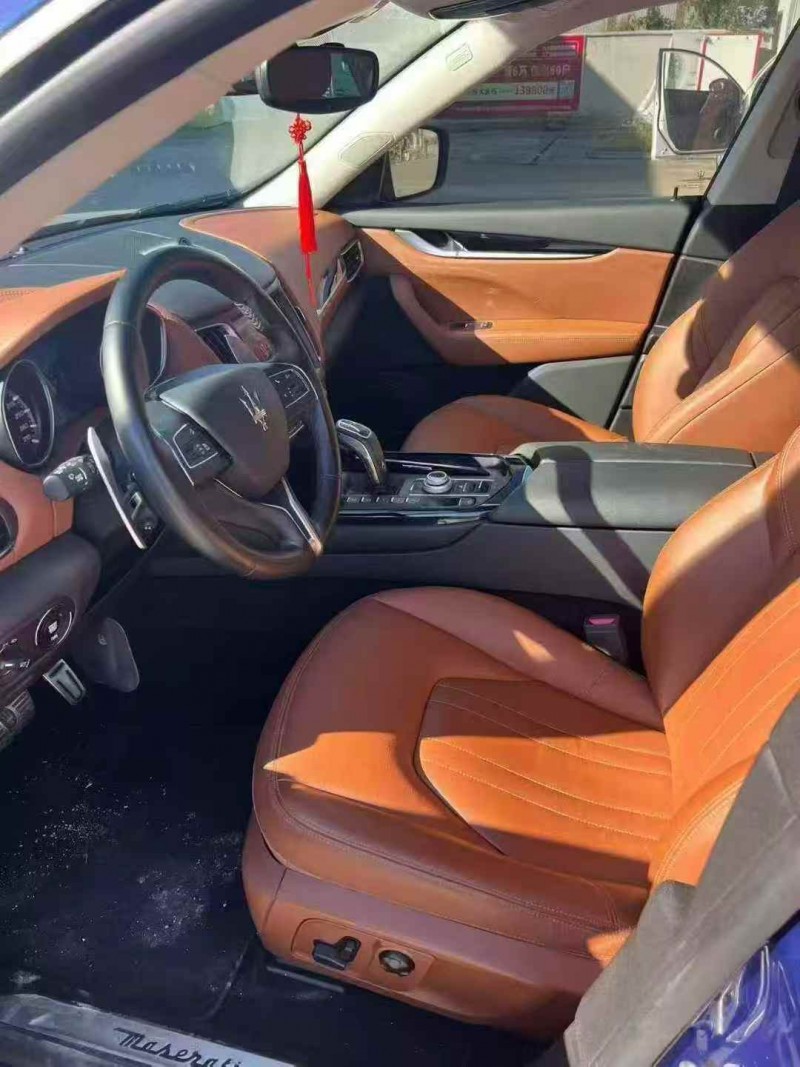 连云港20年玛莎拉蒂Levante6