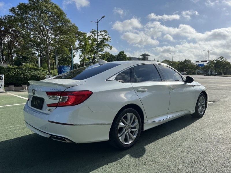 盐城19年本田雅阁8