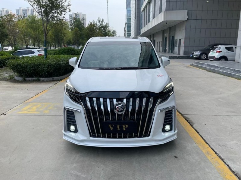 济宁21年别克GL81