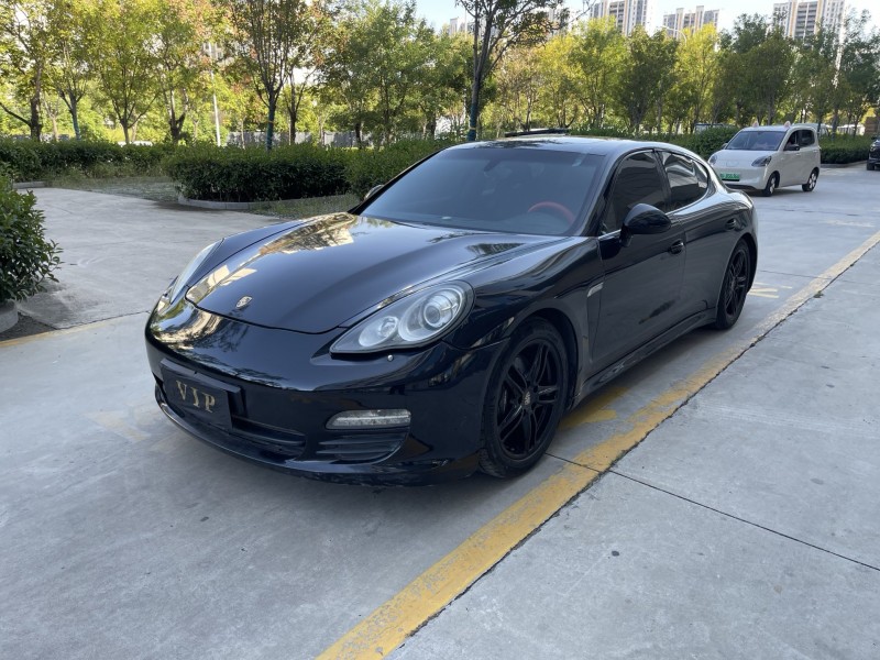 济宁11年保时捷帕拉梅拉3