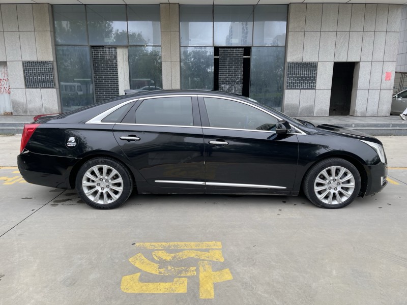济宁17年凯迪拉克XTS4