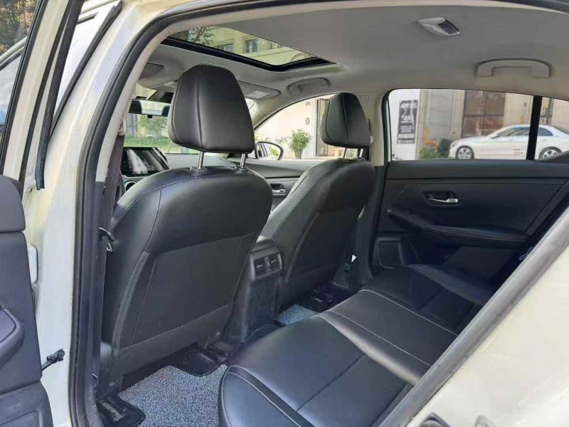 绍兴22年日产轩逸5