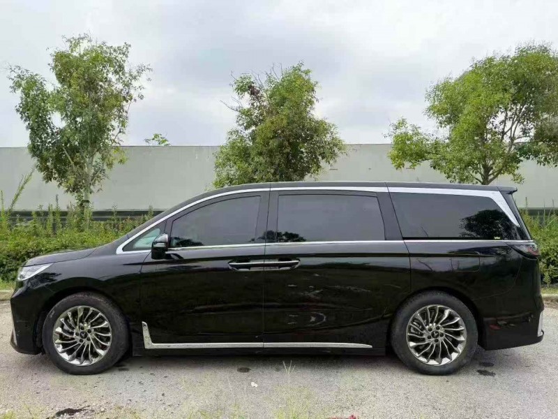 鄂州23年岚图汽车梦想家7