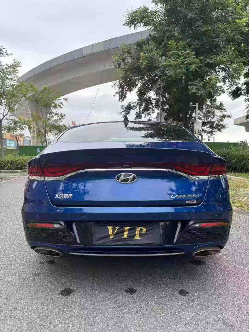 襄阳20年现代菲斯塔9