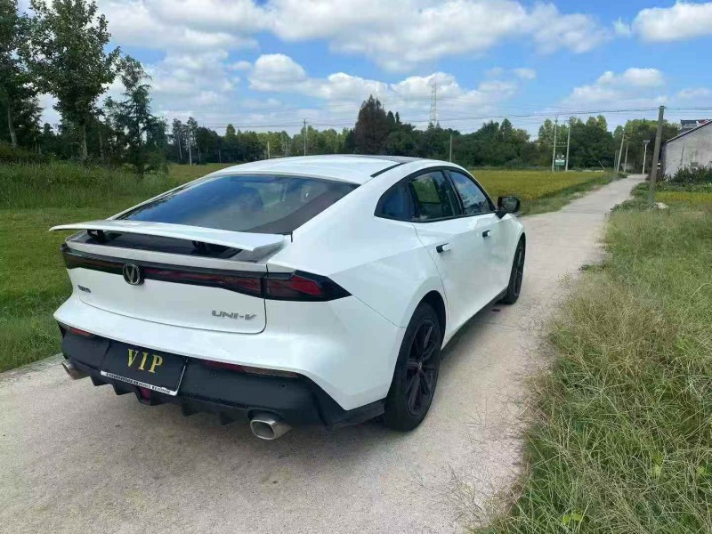 连云港25年长安汽车UNI7