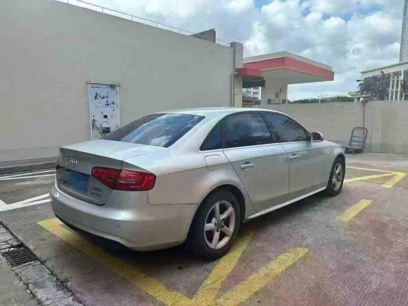 泉州15年奥迪A4L8