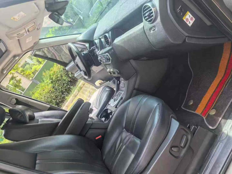 襄阳15年路虎发现6