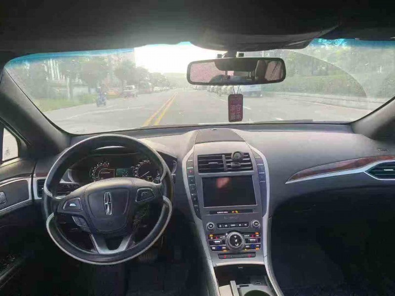 珠海20年林肯MKZ4