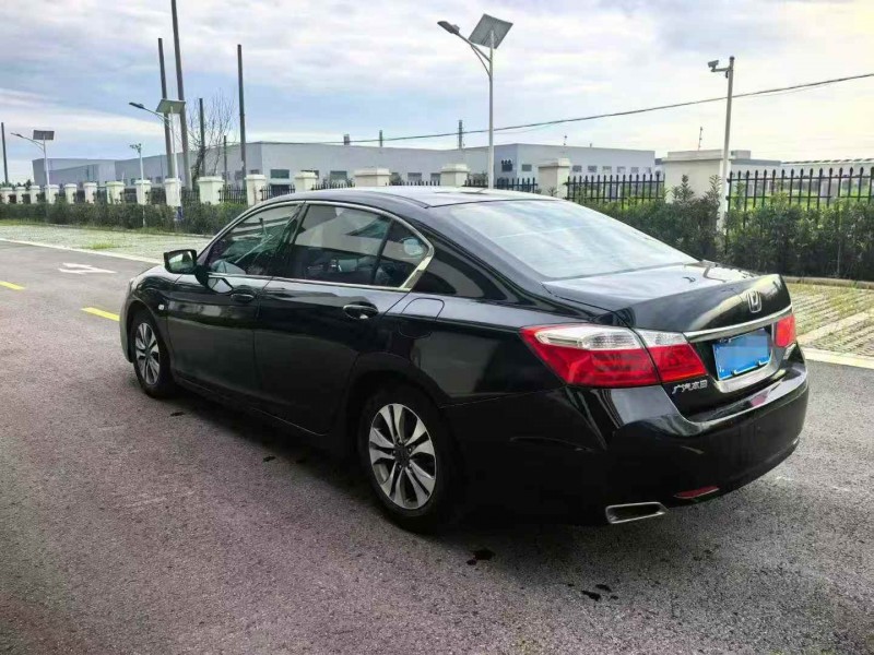 淮安15年本田雅阁7