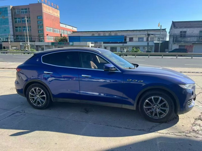 常州20年玛莎拉蒂Levante3