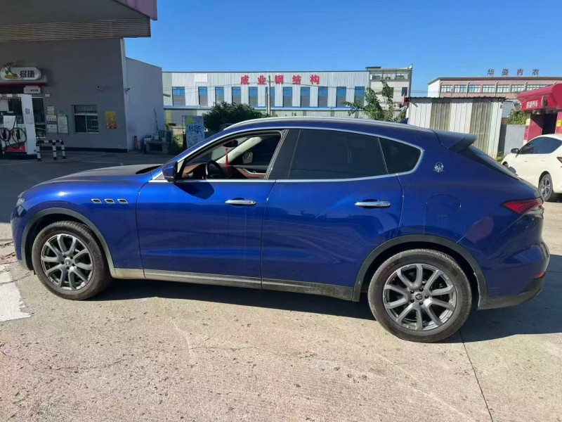 常州20年玛莎拉蒂Levante4