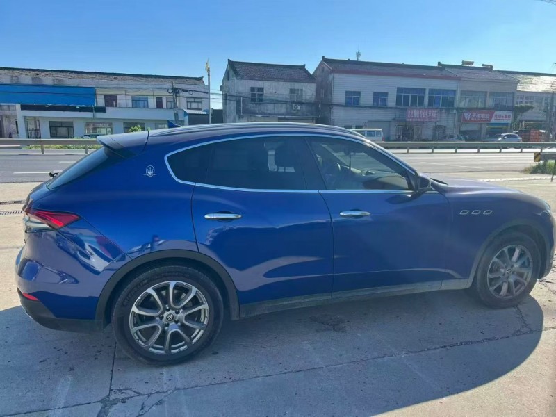 常州20年玛莎拉蒂Levante6