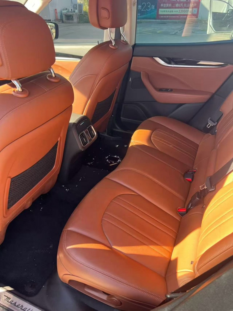 常州20年玛莎拉蒂Levante7