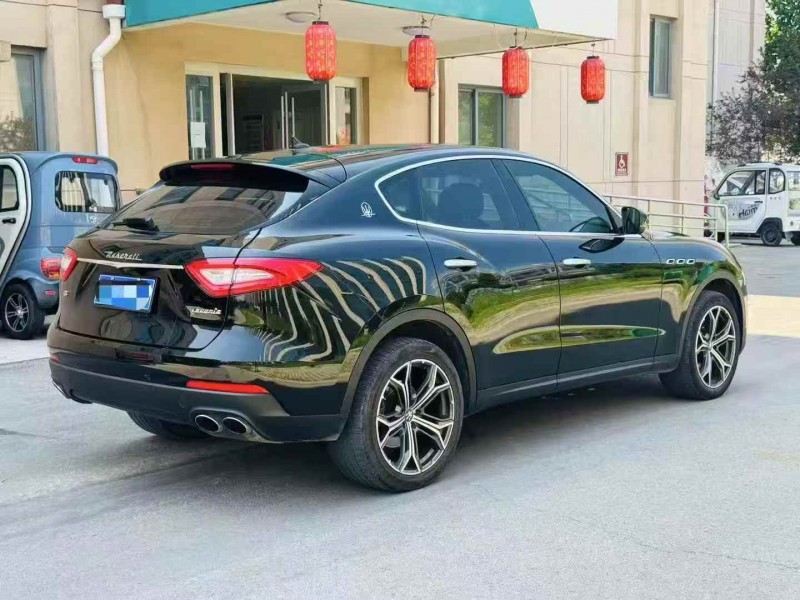 枣庄18年玛莎拉蒂Levante8