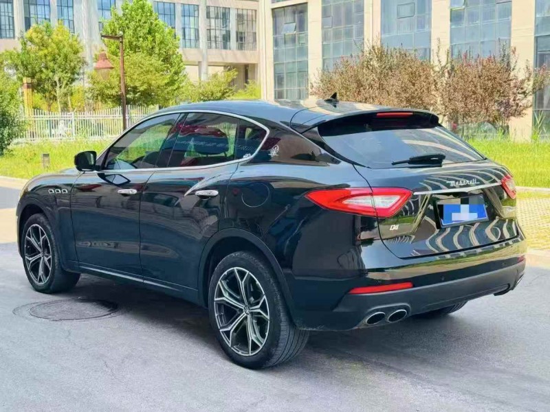 枣庄18年玛莎拉蒂Levante9