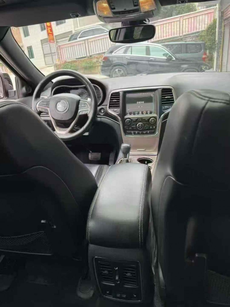 荆门19年Jeep大切诺基4