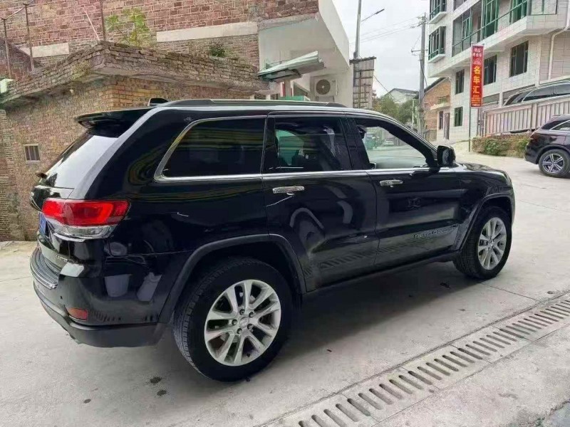 荆门19年Jeep大切诺基7