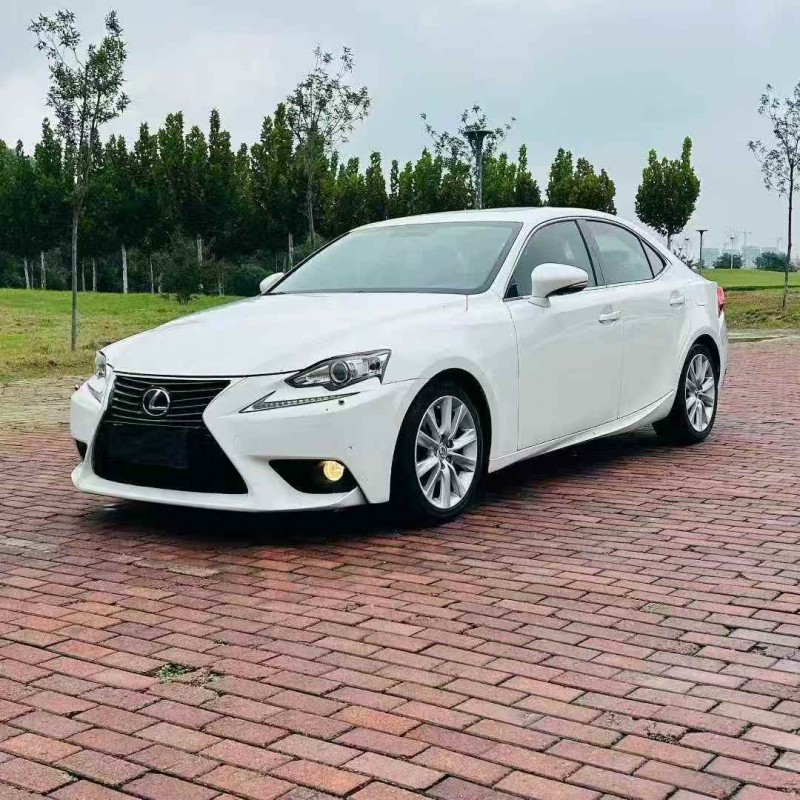 青岛15年雷克萨斯ES3