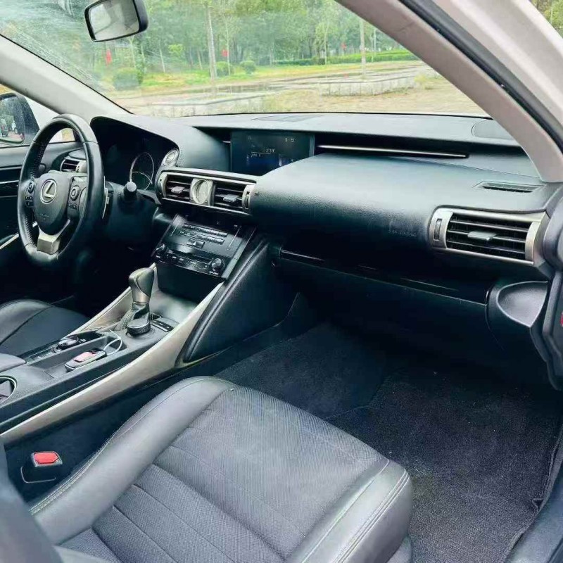 青岛15年雷克萨斯ES6