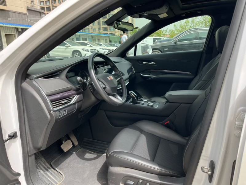 焦作20年凯迪拉克XT44