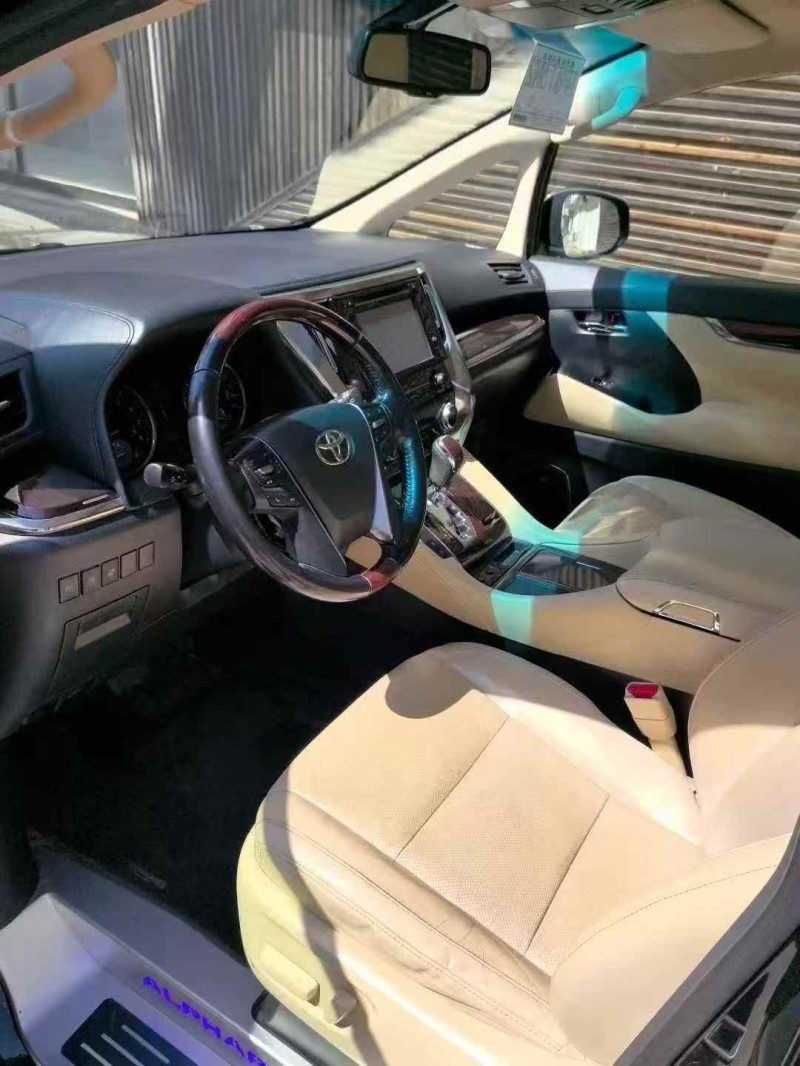 潍坊18年丰田埃尔法4