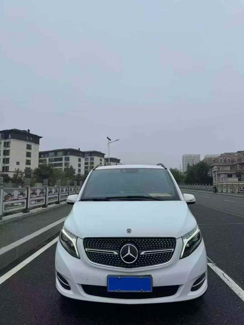 济宁18年奔驰V1
