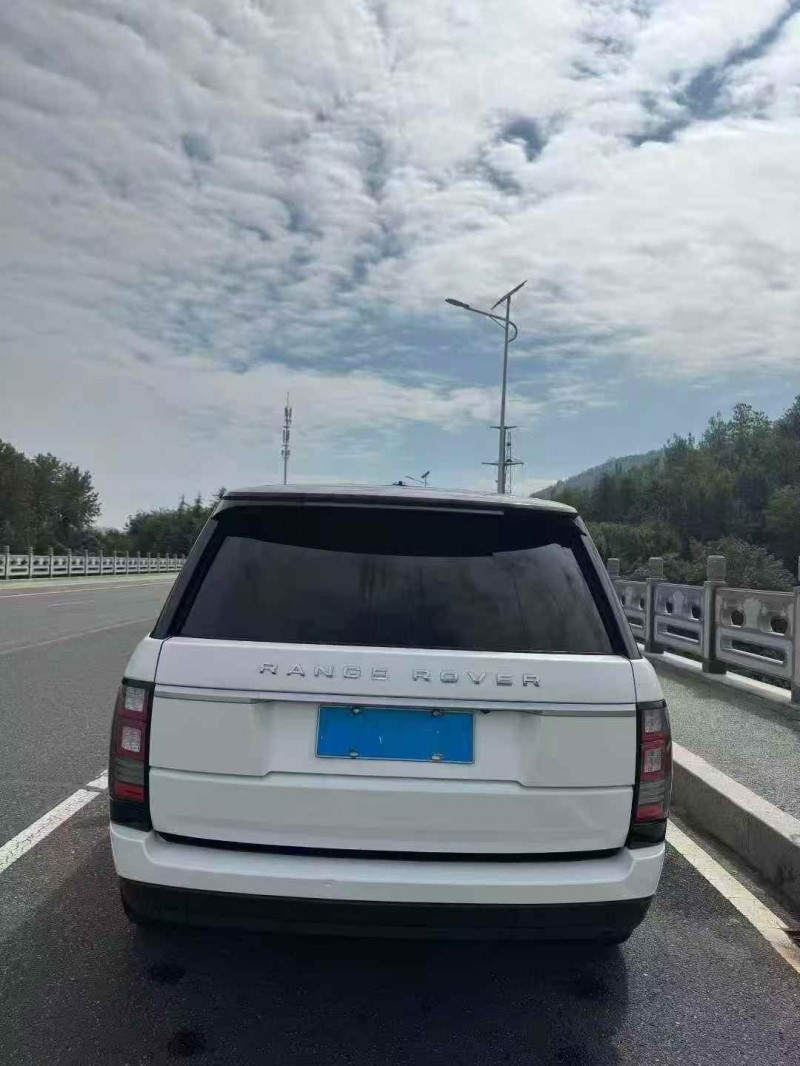 淄博15年路虎揽胜行政9