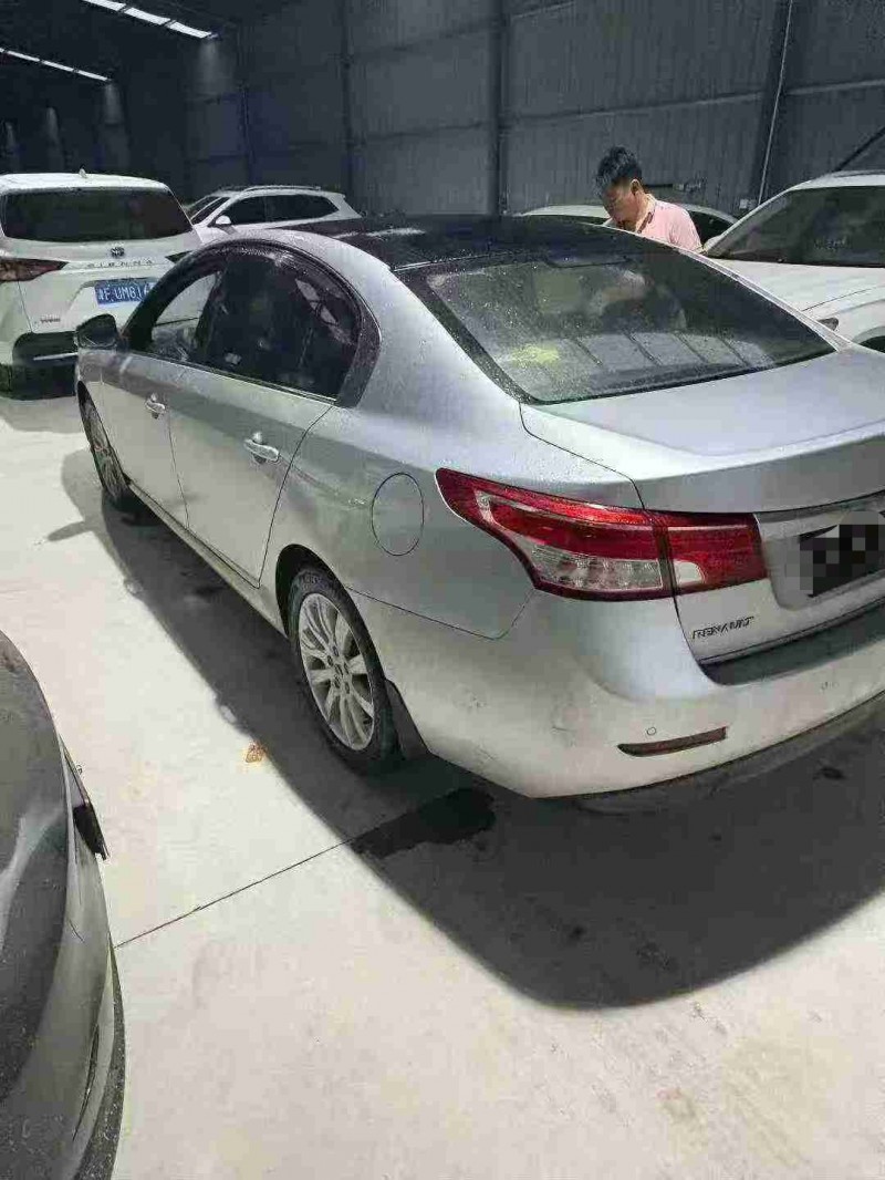 天津15年雷诺风朗8