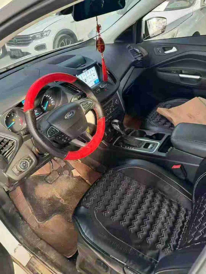 天津20年福特翼虎3