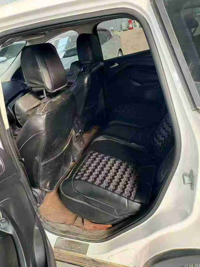 天津20年福特翼虎6