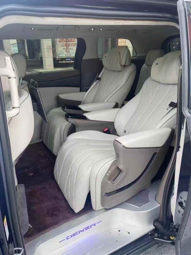 青岛23年腾势D95