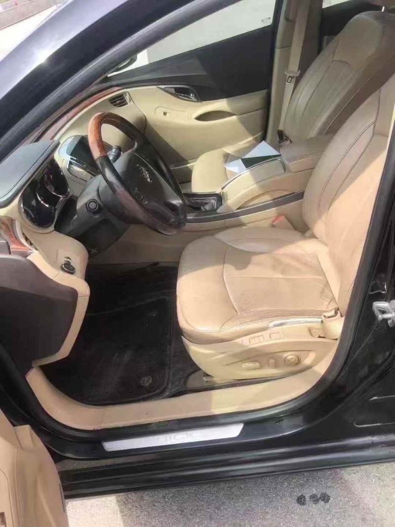 青岛12年别克君越6