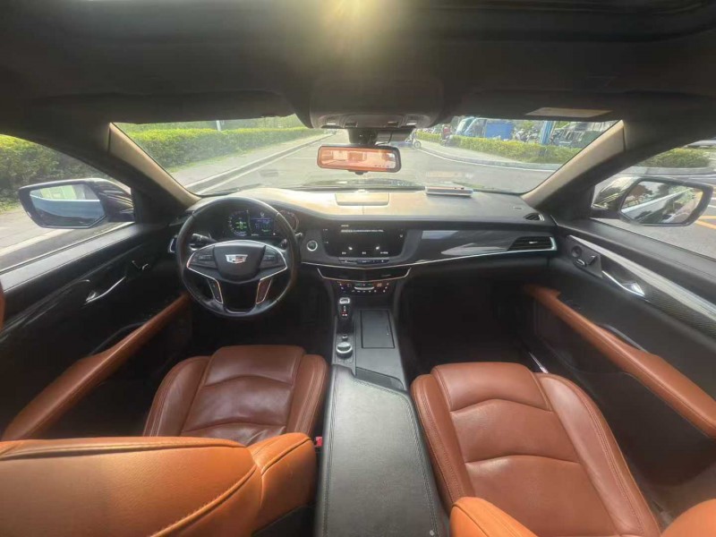 东莞19年凯迪拉克CT64