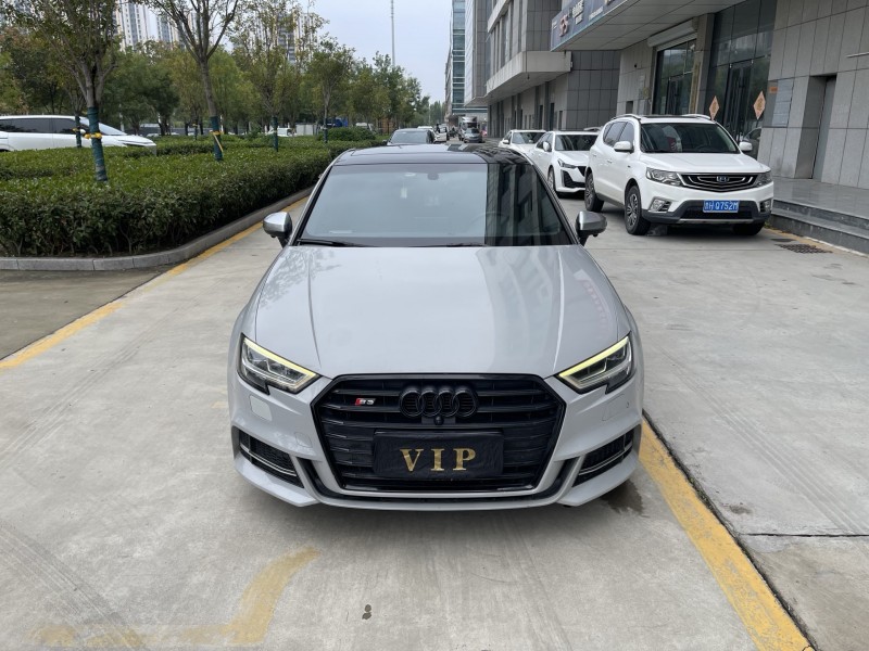 济宁18年奥迪S31