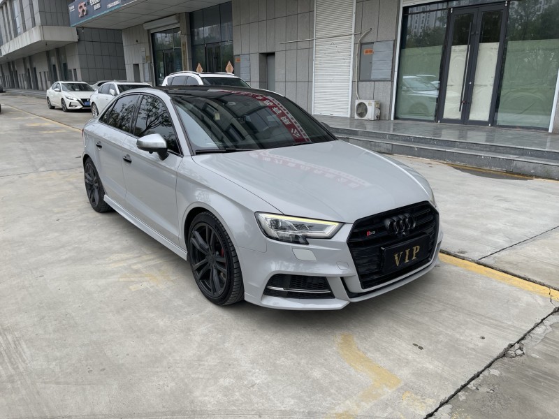 济宁18年奥迪S33