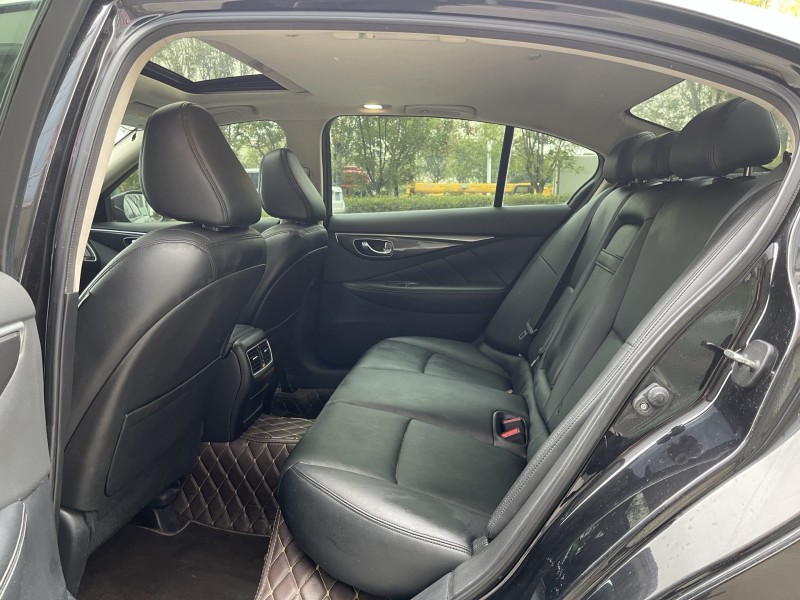 济宁16年英菲尼迪Q50L6
