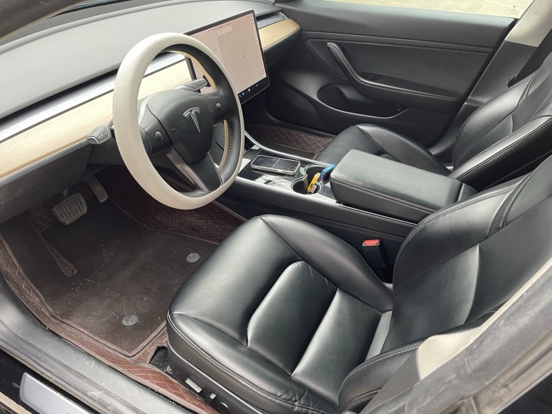 济宁20年特斯拉MODEL 34