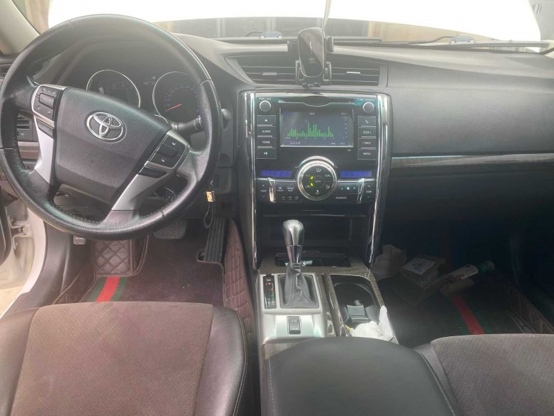 烟台16年丰田锐志3