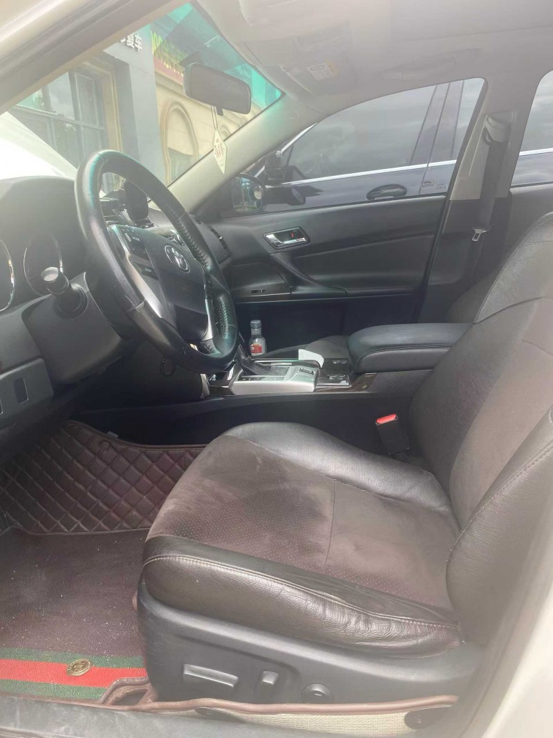 烟台16年丰田锐志4