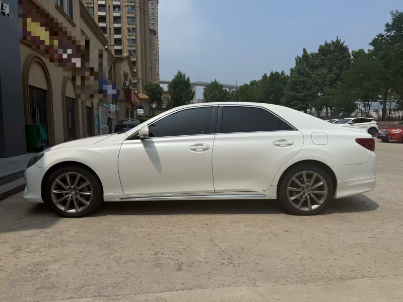 烟台16年丰田锐志7